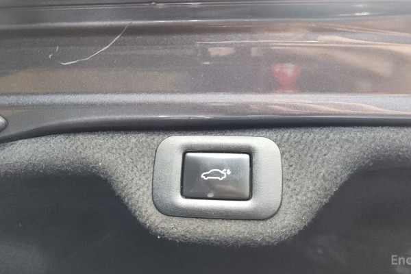 2023 Lexus ES с пробегом 65 670 км