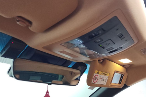 2023 Lexus ES с пробегом 65 670 км