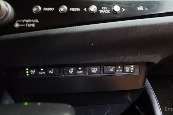 2023 Lexus ES с пробегом 65 670 км