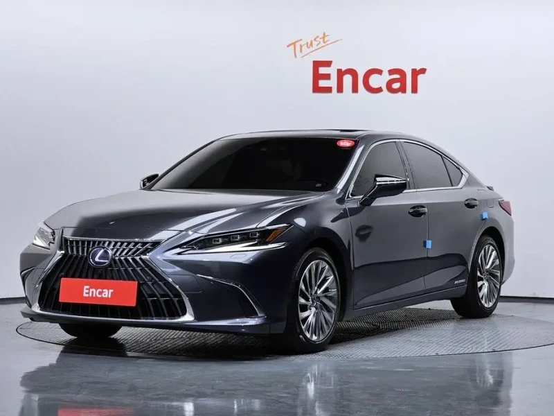 2022 Lexus ES с пробегом 22 696 км