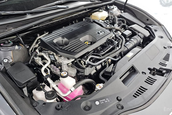 2022 Lexus ES с пробегом 22 696 км