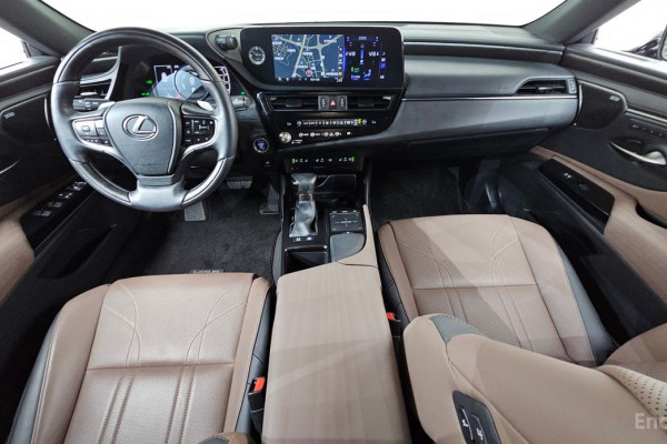 2022 Lexus ES с пробегом 22 696 км