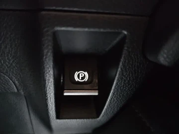 2022 Lexus ES с пробегом 22 696 км
