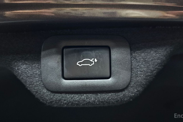 2022 Lexus ES с пробегом 22 696 км