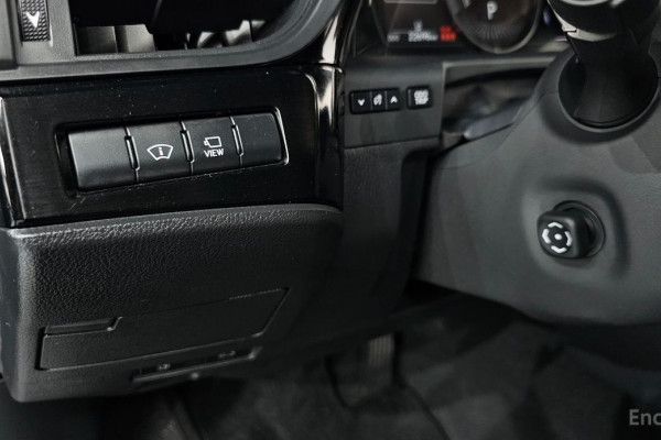 2022 Lexus ES с пробегом 22 696 км