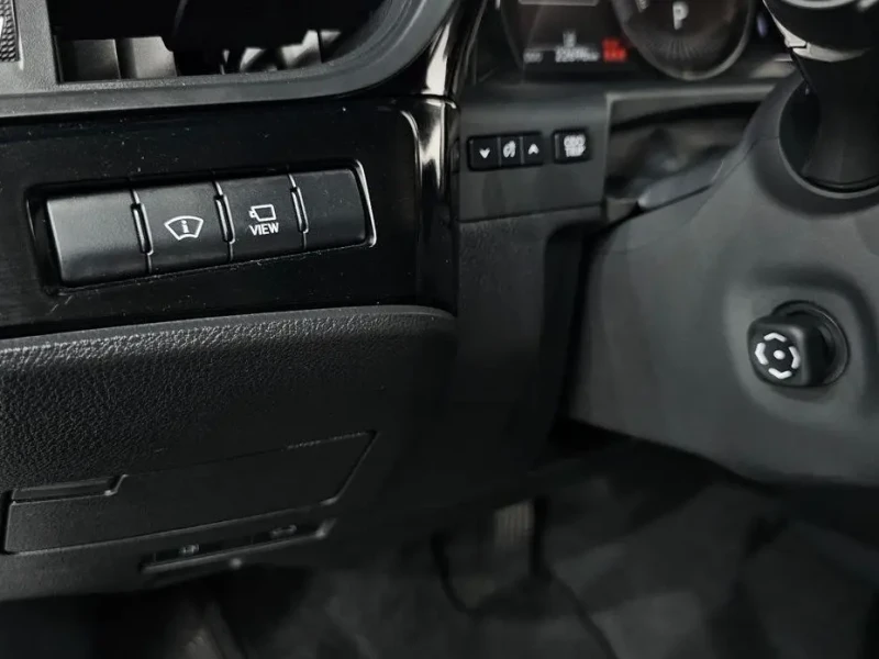 2022 Lexus ES с пробегом 22 696 км