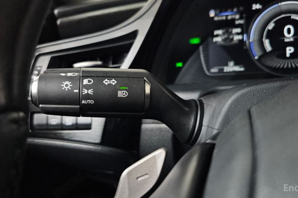 2022 Lexus ES с пробегом 22 696 км