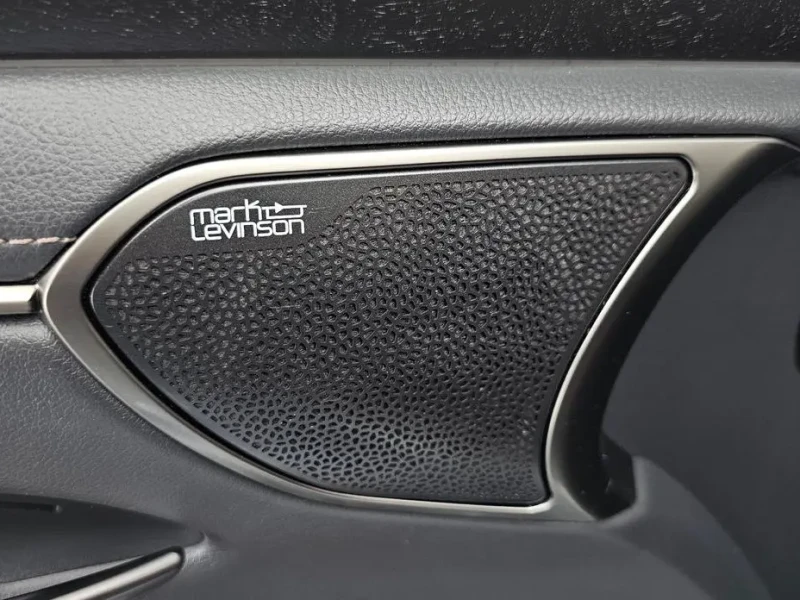 2022 Lexus ES с пробегом 22 696 км