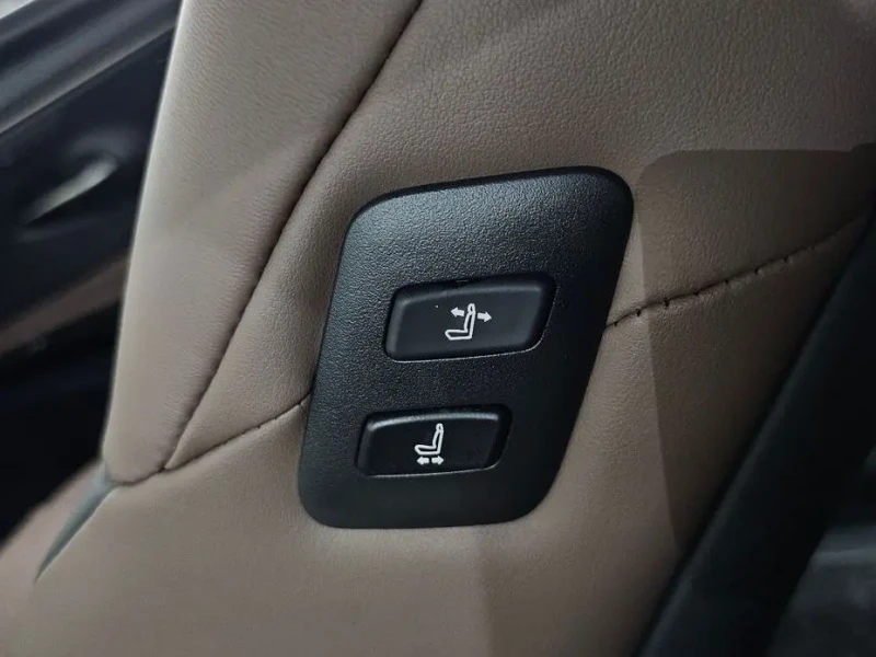 2022 Lexus ES с пробегом 22 696 км