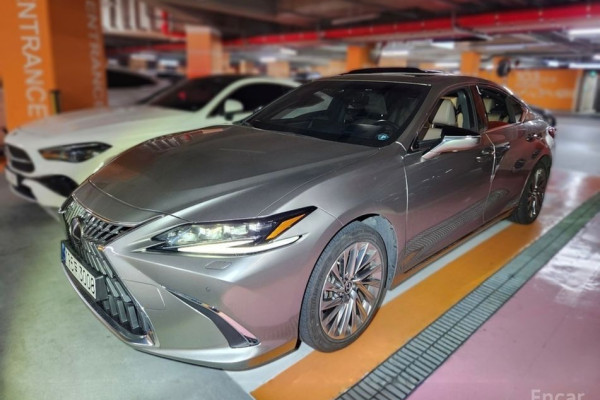 2023 Lexus ES с пробегом 43 462 км