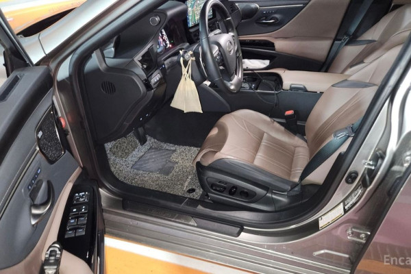 2023 Lexus ES с пробегом 43 462 км