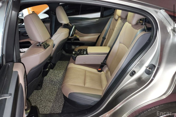 2023 Lexus ES с пробегом 43 462 км