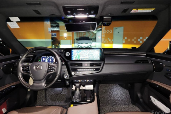 2023 Lexus ES с пробегом 43 462 км