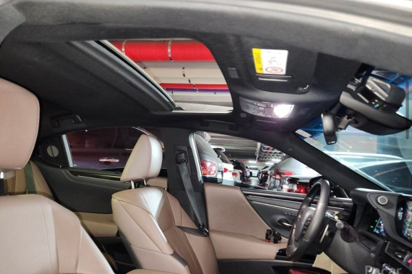 2023 Lexus ES с пробегом 43 462 км