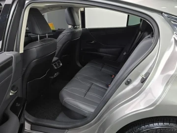 2023 Lexus ES с пробегом 50 154 км