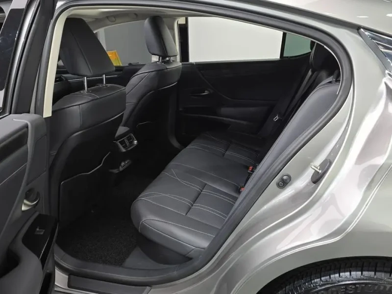 2023 Lexus ES с пробегом 50 154 км