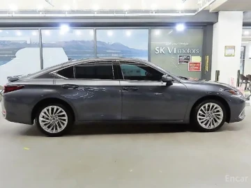 2023 Lexus ES с пробегом 65 651 км