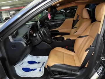 2023 Lexus ES с пробегом 65 651 км