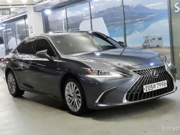 2023 Lexus ES с пробегом 65 651 км