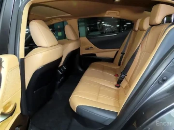 2023 Lexus ES с пробегом 65 651 км