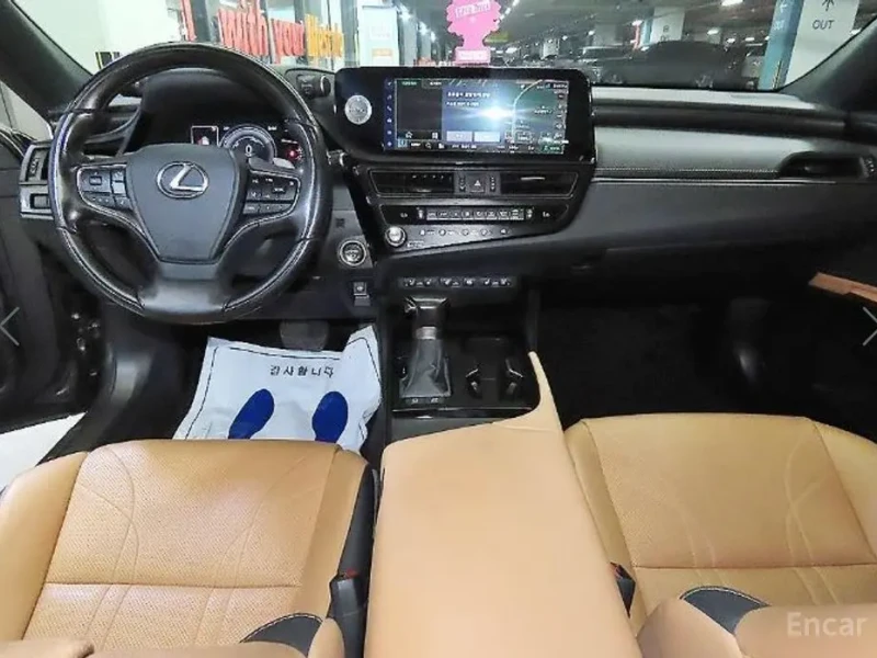 2023 Lexus ES с пробегом 65 651 км