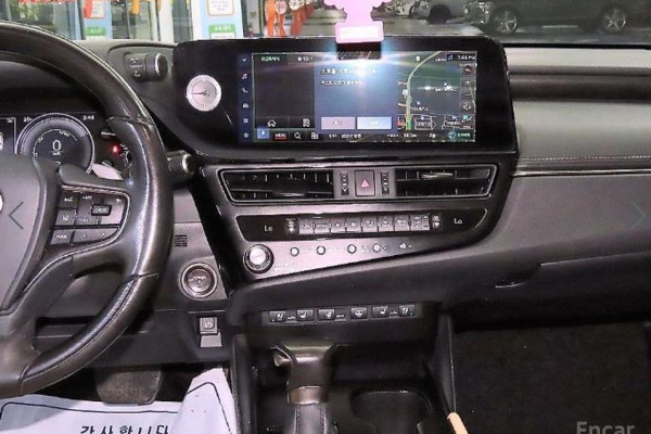 2023 Lexus ES с пробегом 65 651 км