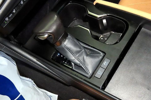 2023 Lexus ES с пробегом 65 651 км