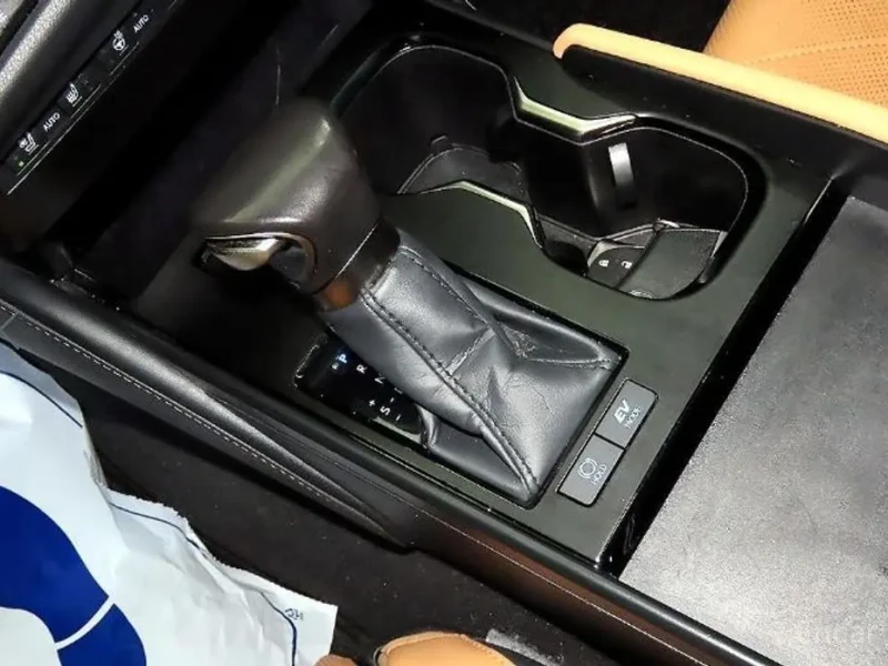 2023 Lexus ES с пробегом 65 651 км