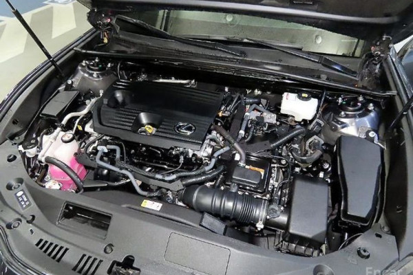 2023 Lexus ES с пробегом 65 651 км