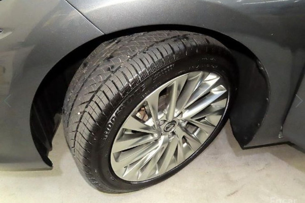 2023 Lexus ES с пробегом 65 651 км