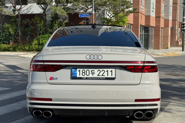 2021 Audi S8 с пробегом 59 000 км