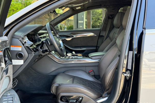 2021 Audi S8 с пробегом 59 000 км