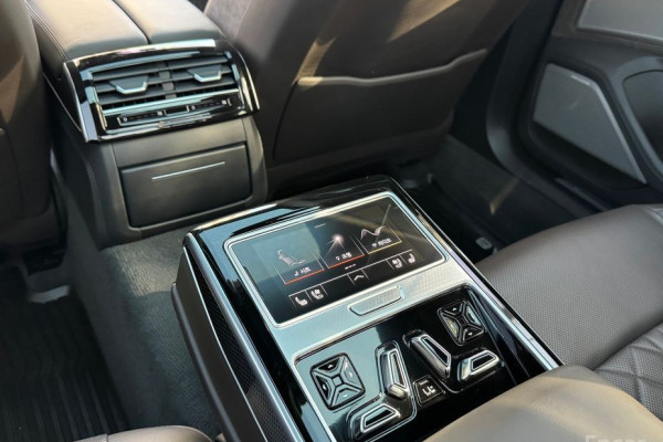 2021 Audi S8 с пробегом 59 000 км
