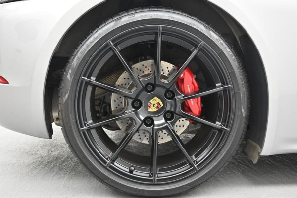 2023 Porsche 718 Spyder с пробегом 34 584 км