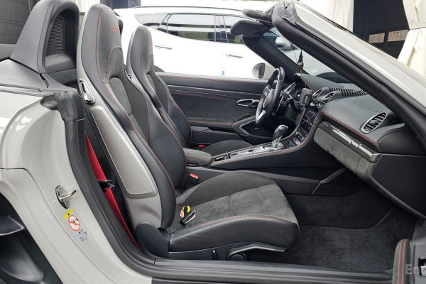 2022 Porsche Boxster с пробегом 33 969 км