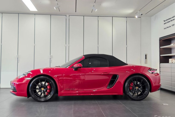 2023 Porsche 718 Spyder с пробегом 9 775 км