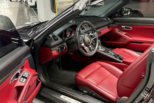 2021 Porsche 718 Spyder с пробегом 47 980 км