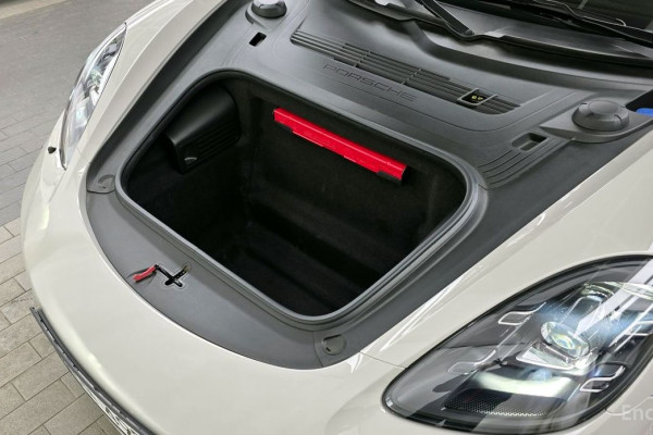 2023 Porsche Boxster с пробегом 15 972 км