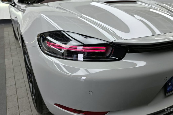 2023 Porsche Boxster с пробегом 15 972 км