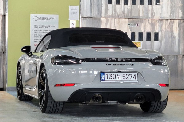 2022 Porsche Boxster с пробегом 10 400 км