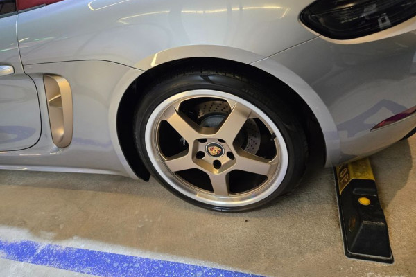 2022 Porsche Boxster с пробегом 19 691 км