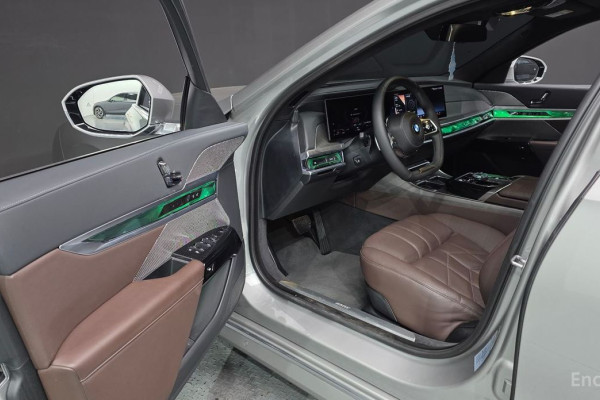 2023 BMW 7 серии с пробегом 79 080 км