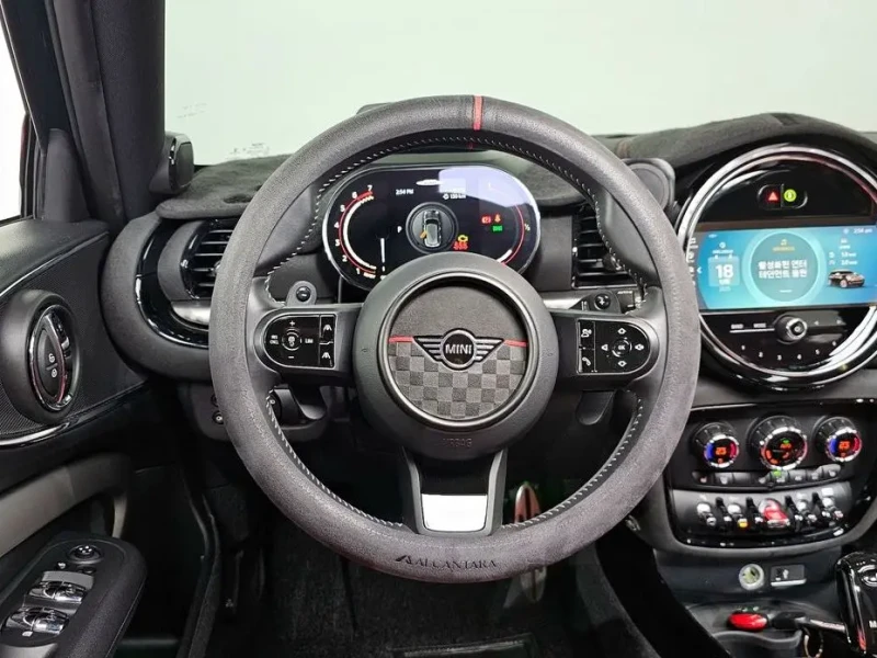 2022 Mini Clubman с пробегом 37 670 км