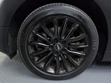 2023 Mini Clubman с пробегом 40 279 км