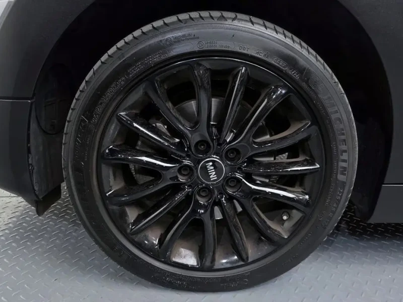 2023 Mini Clubman с пробегом 40 279 км