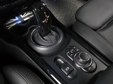 2023 Mini Clubman с пробегом 40 279 км