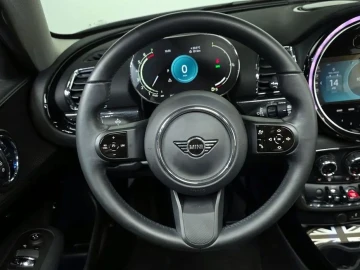 2023 Mini Clubman с пробегом 40 279 км