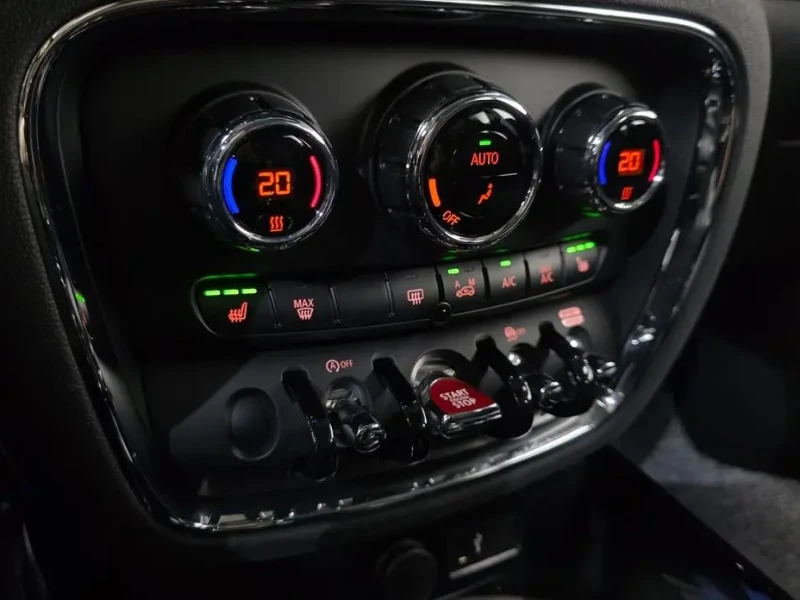 2023 Mini Clubman с пробегом 40 279 км
