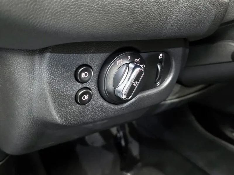 2023 Mini Clubman с пробегом 40 279 км