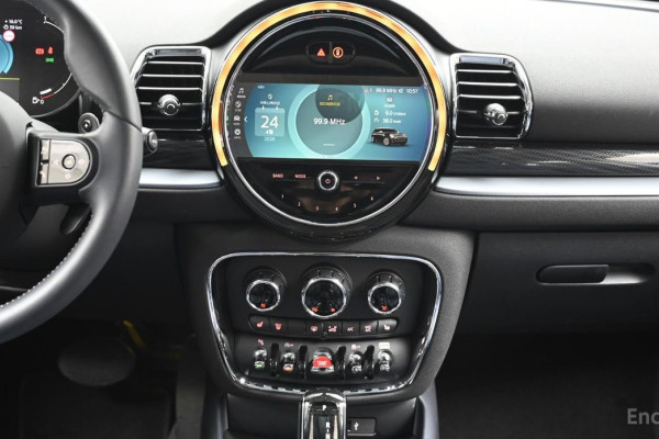 2023 Mini Clubman с пробегом 26 522 км